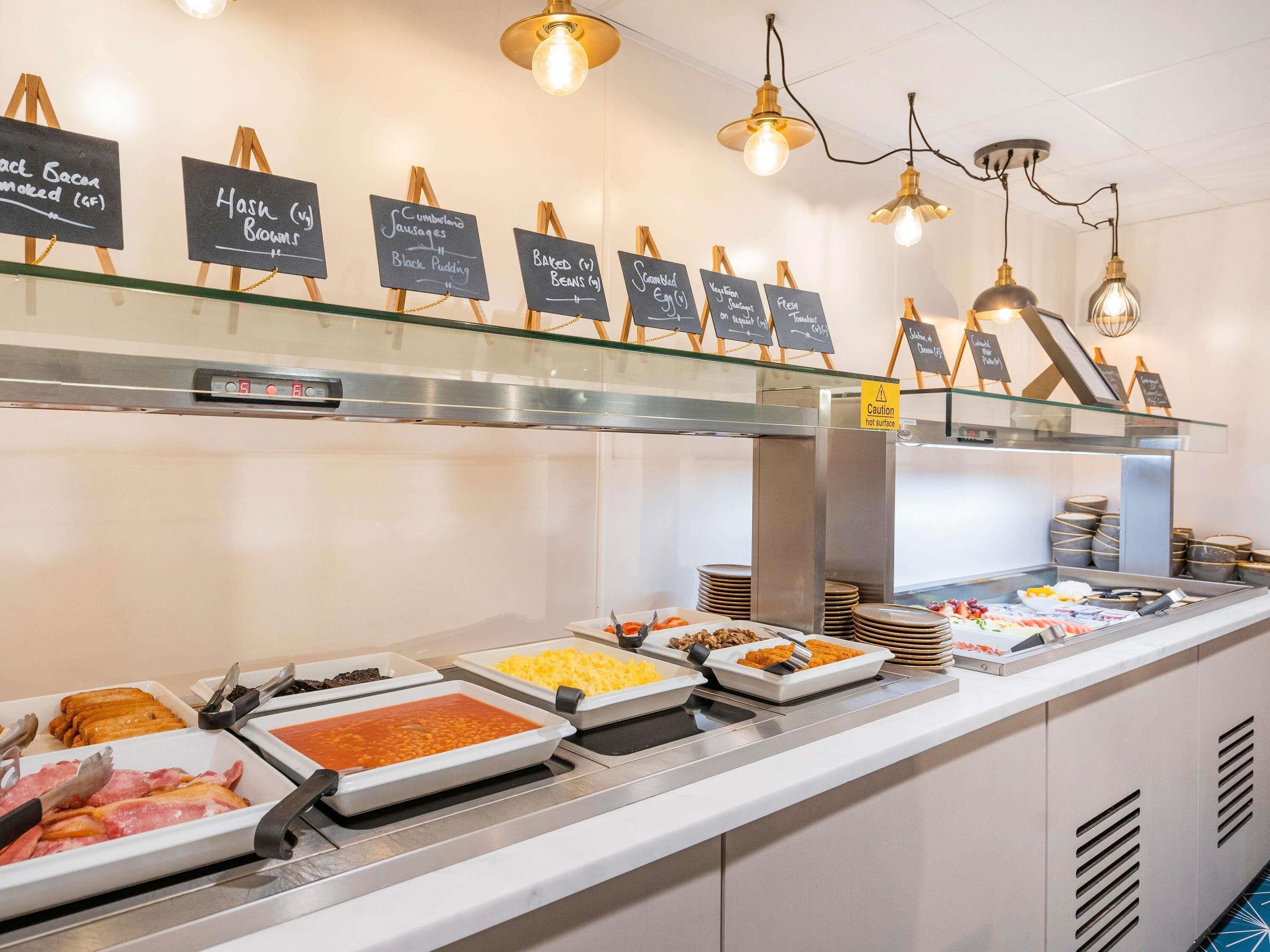 每日供应全套早餐（每人 GBP 15.95）