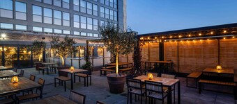 紐波特美居飯店