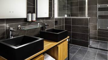 Junior Suite, 1 Double Bed with Sofa bed | Bathroom