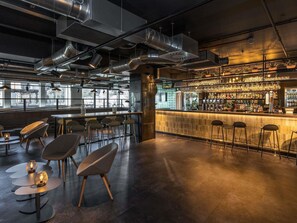 Bar (on property) - Mercure Newport Hotel (Newport)