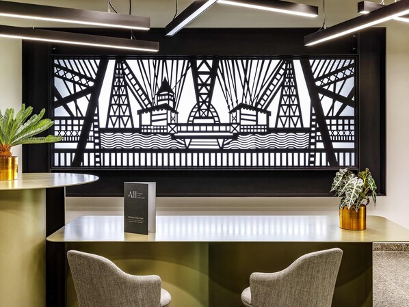 Exterior - Mercure Newport Hotel (Newport)