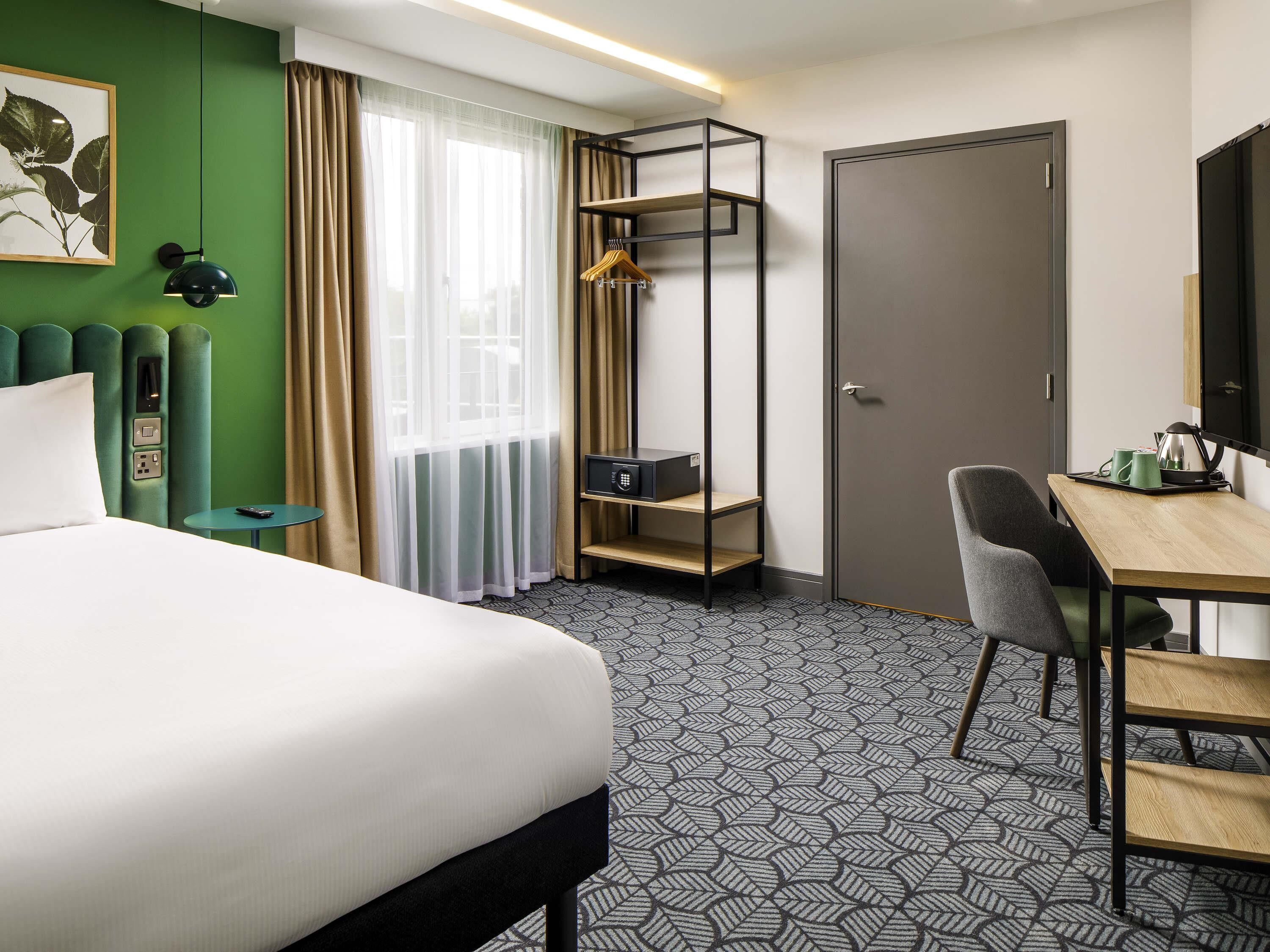 Rom – standard, 1 dobbeltseng, tilgjengelighetstilpasset | Skrivebord, lydisolert og wi-fi (inkludert)