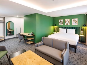 Standardzimmer, 1 Doppelbett, barrierefrei | Schreibtisch, schallisolierte Zimmer, kostenloses WLAN