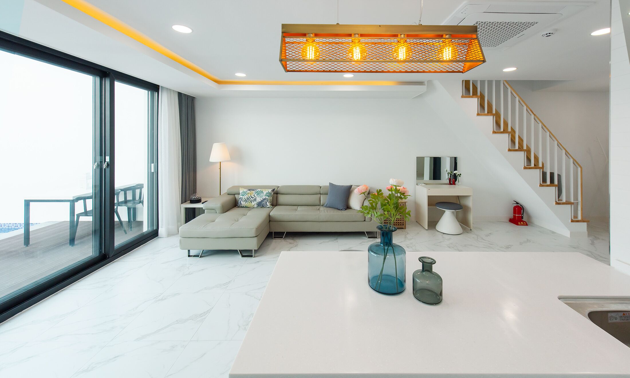 Pool Villa H Type (1002) | 거실 | LCD TV