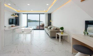 Pool Villa V Type (1006) | Oppholdsrom | LCD-TV