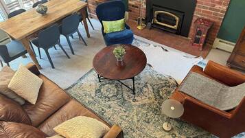 TV, lareira, escritórios