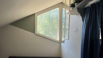 2 quartos, ferros/tábuas de passar roupa, Wi-Fi, roupa de cama