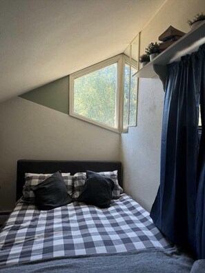 2 chambres, fer et planche à repasser, Wi-Fi, draps fournis