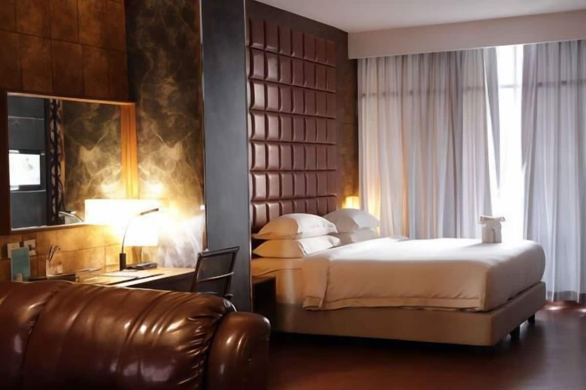 1 bedroom, minibar, in-room safe, desk