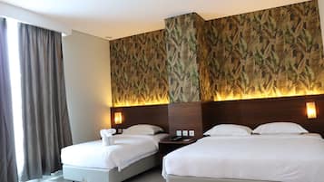 Family Room | 1 bedroom, minibar, in-room safe, desk