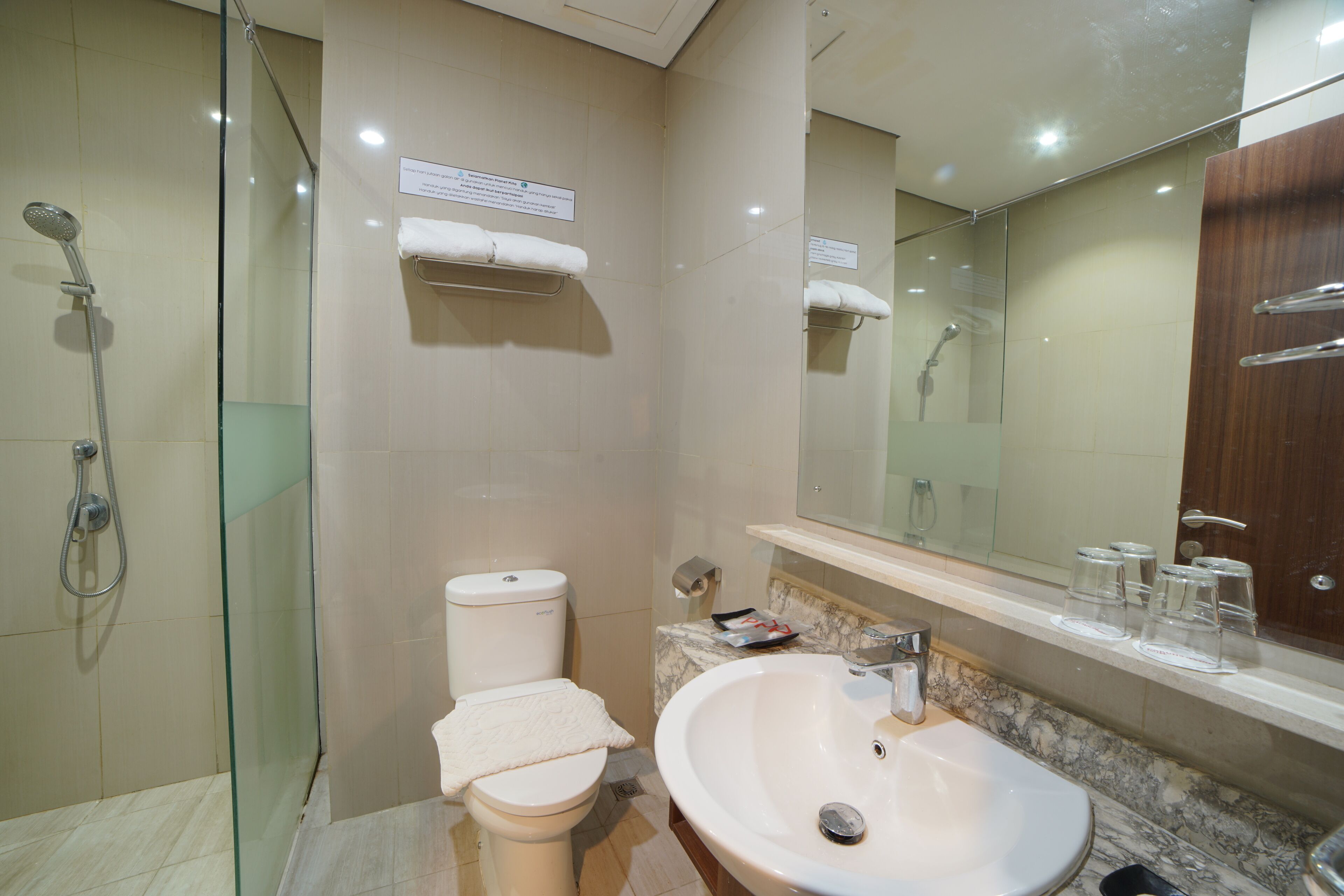 Photo - Pakons Prime Hotel