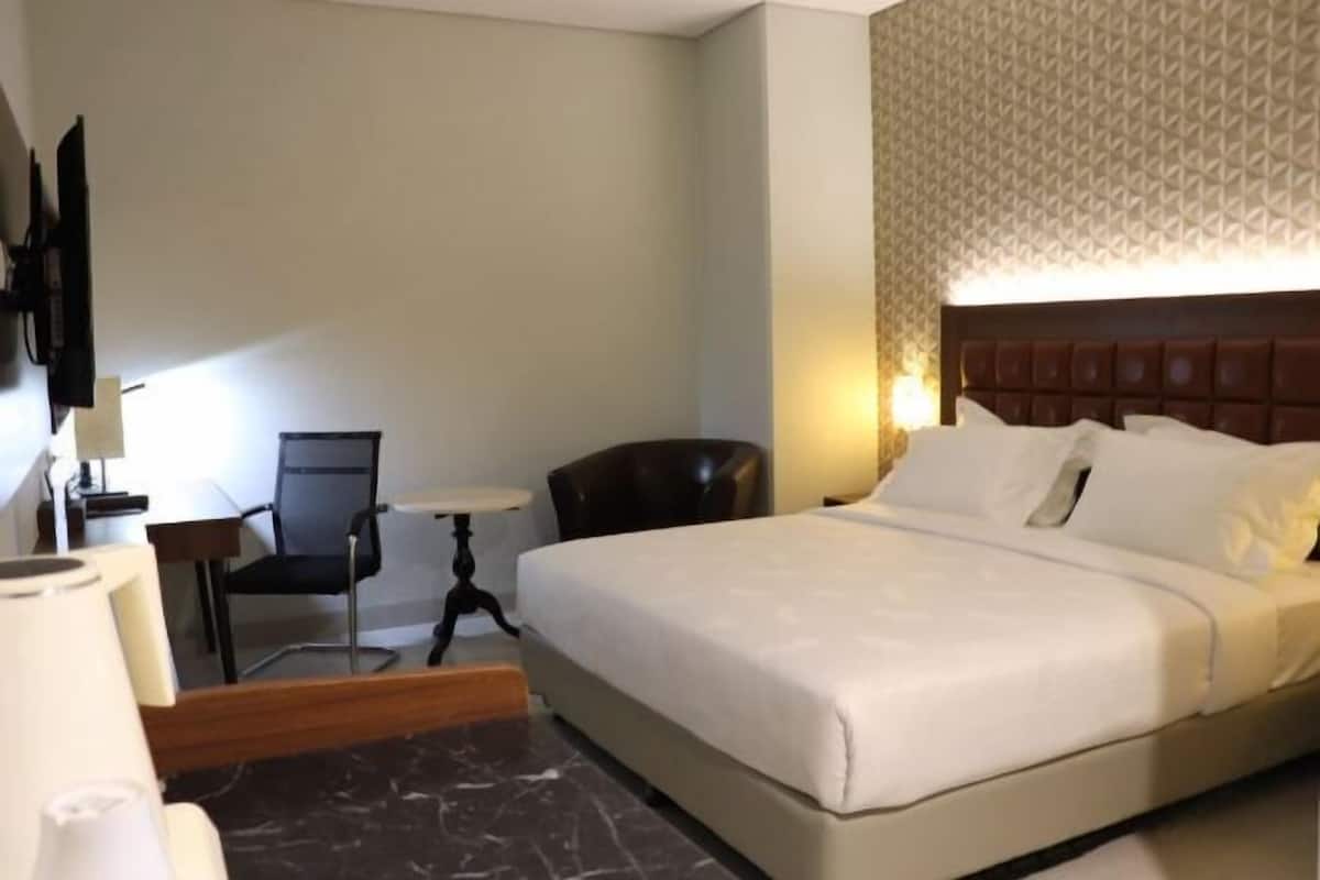 1 bedroom, minibar, in-room safe, desk