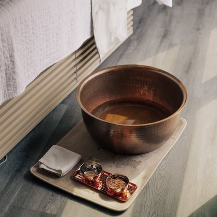 Couples treatment rooms, steam room, body treatments, hot stone massages