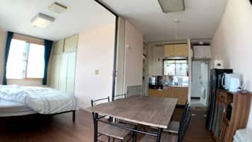 Apartment (201) | Living area | 32-inch flat-screen TV with digital channels, LCD TV, fireplace