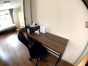 Apartment (202) | Living area | 32-inch flat-screen TV with digital channels, LCD TV - Big Stone Tsukuda 202 (Aomori)