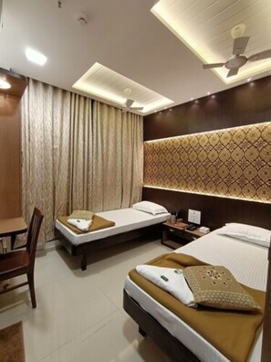 Deluxe dubbelrum eller tvåbäddsrum | Sängtillbehör av högsta kvalitet och memory foam-madrasser