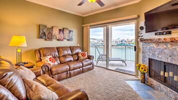 TV, fireplace, table tennis, stereo