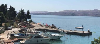 Holiday home with garden