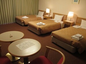 Triple Room, Smoking | Laptop workspace, iron/ironing board, free WiFi - Tokyo BUC Nakagin (Tokyo)
