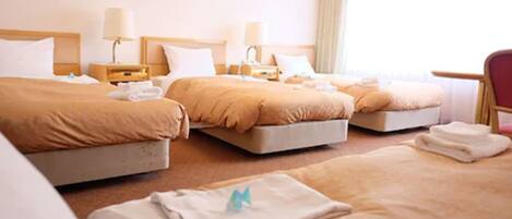 Family Room, Smoking | Laptop workspace, iron/ironing board, free WiFi