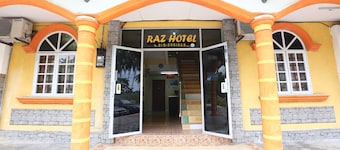 OYO 89819 Raz Hotel Kelulut
