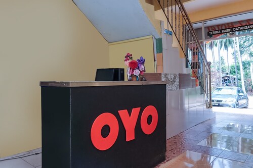 OYO 89819 Raz Hotel Kelulut