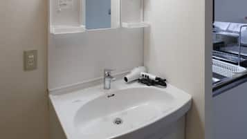 101 | Bathroom sink