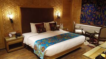 Club Room, 1 Bedroom | Egyptian cotton sheets, premium bedding, in-room safe