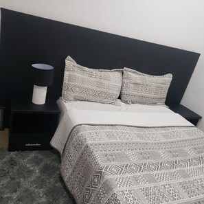 3 habitaciones, tabla de planchar con plancha y wifi gratis 