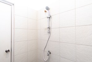 Bathroom - SPOT ON 2272 Citra Arcade Residence Syariah (Medan)