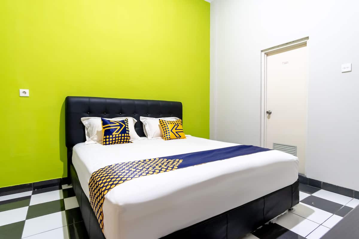 Standard Double Room | Free WiFi, bed sheets