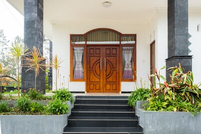 OYO 2169  Anugrah Bromo Homestay