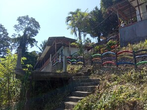 Exterior detail - Toisapu Guest House (Hutumuri)