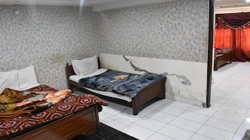 Family Room | Free WiFi