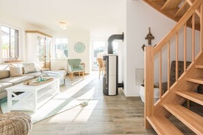 Unclassified image, 2 of 19, button