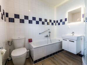 Shower, hair dryer - Deichhus, Germany (Zingst (Ostseeheilbad))