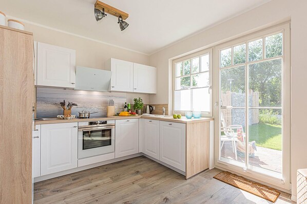 Køleskab, mikrobølgeovn, ovn, opvaskemaskine