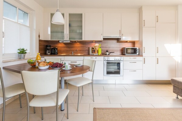 صورة غير مصنفة، 1 من 16، زرّ