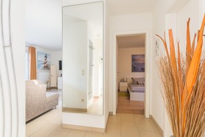 صورة غير مصنفة، 3 من 16، زرّ