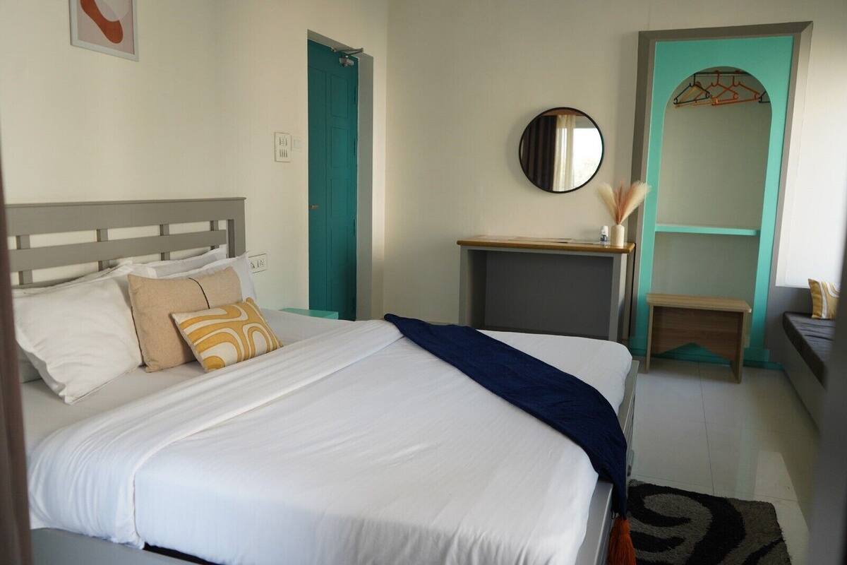Deluxe Room, Balcony, River View | WiFi (free)