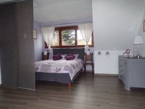 1 bedroom, iron/ironing board, bed sheets