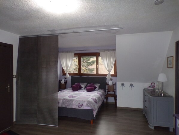 1 bedroom, iron/ironing board, bed sheets