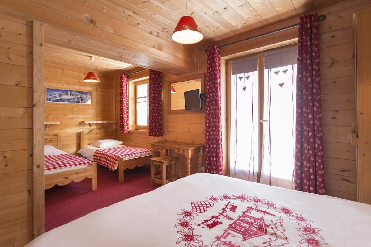 1 bedroom, in-room safe, individually decorated, individually furnished