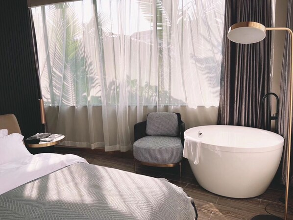 Bañera y ducha independientes, cabezal de ducha tipo lluvia