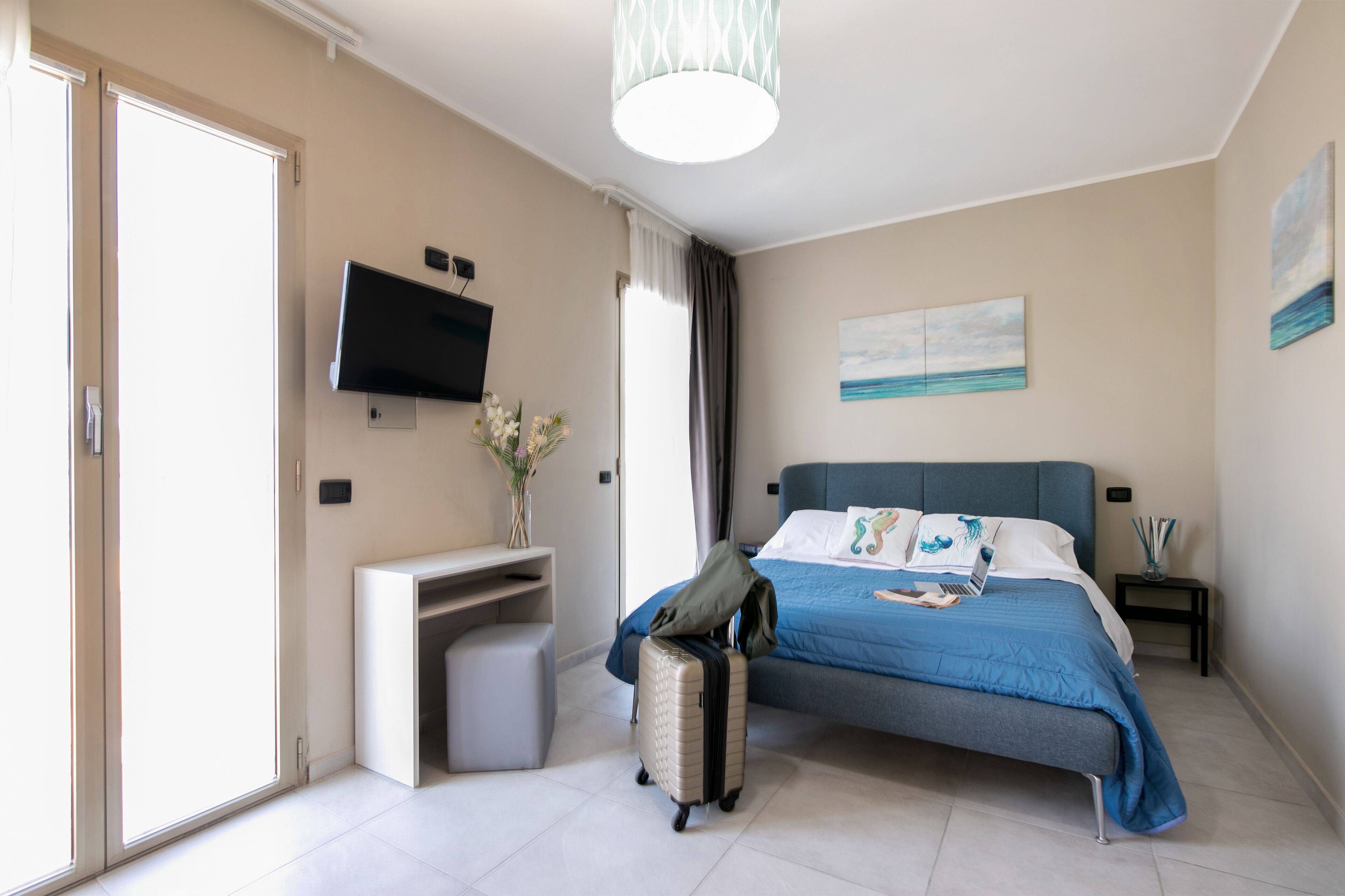 Photo - Noah Beach Hotel