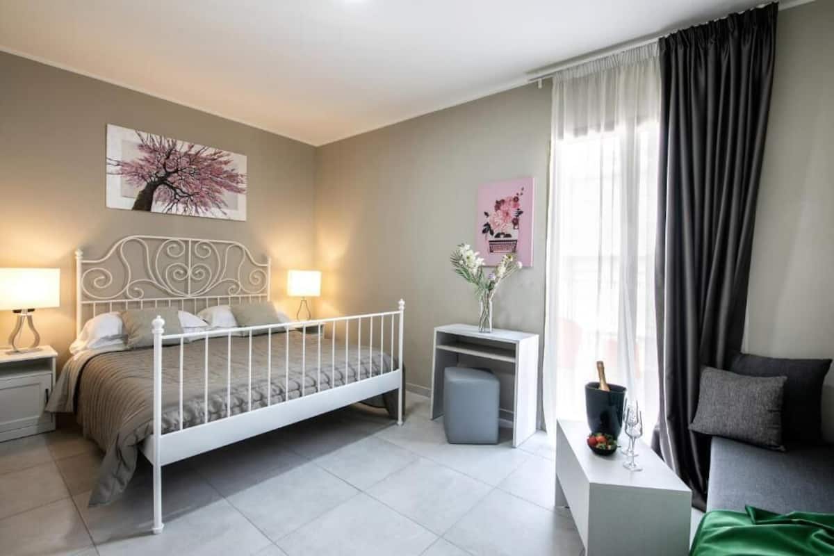 高级房 | 防过敏的被褥、羽绒被、客房内保险箱、特色装修