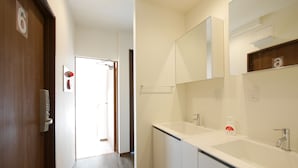 Chậu rửa trong phòng tắm