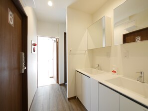 Bathroom sink - Comfybed Yoyogi (Tokyo)