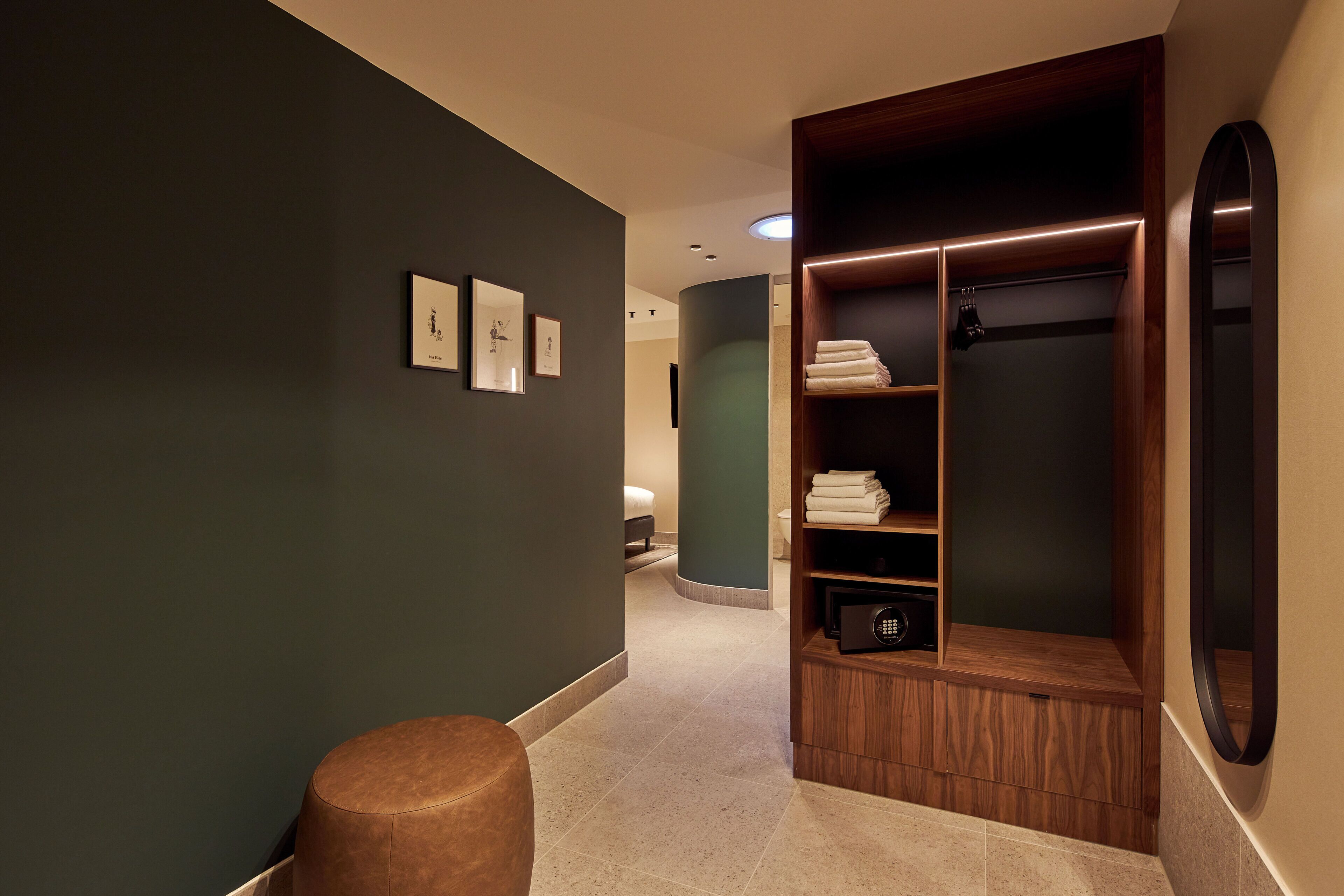 family quadruple room, no windows | egyptian cotton sheets, premium bedding, in-room safe