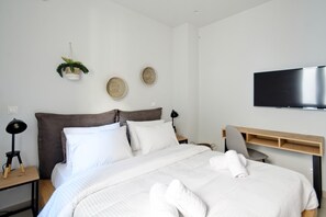 City Apartment, 2 Bedrooms, Patio, Ground Floor | 2 bedrooms, in-room safe, individually decorated, individually furnished - Poseidon Residence (Athens)